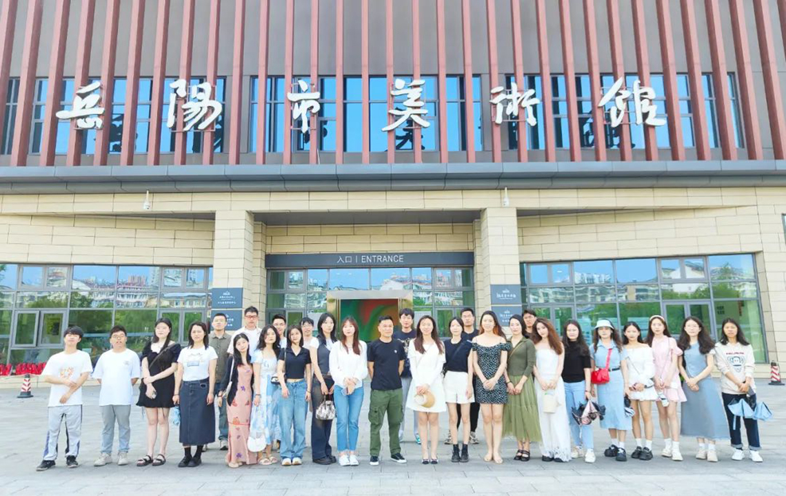 馆校合作 | 湖南理工学院研究生课程走进岳阳市美术馆