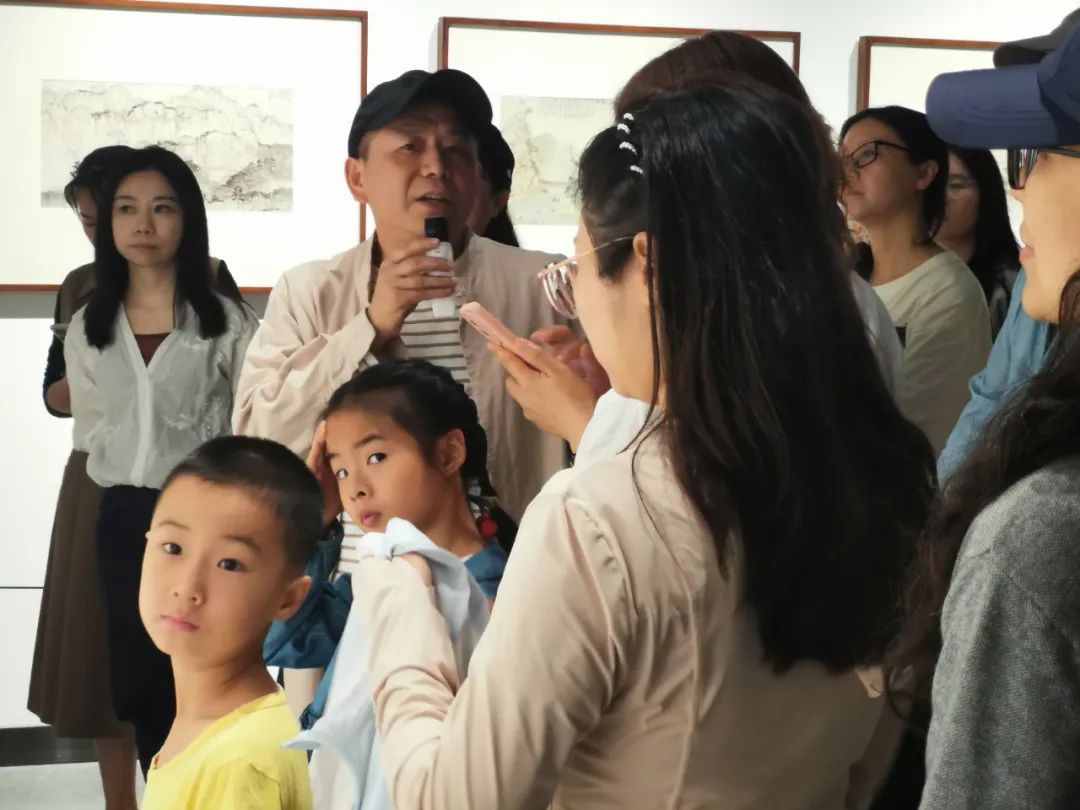 导览现场 | 艺术家易伟雄 带你看展览